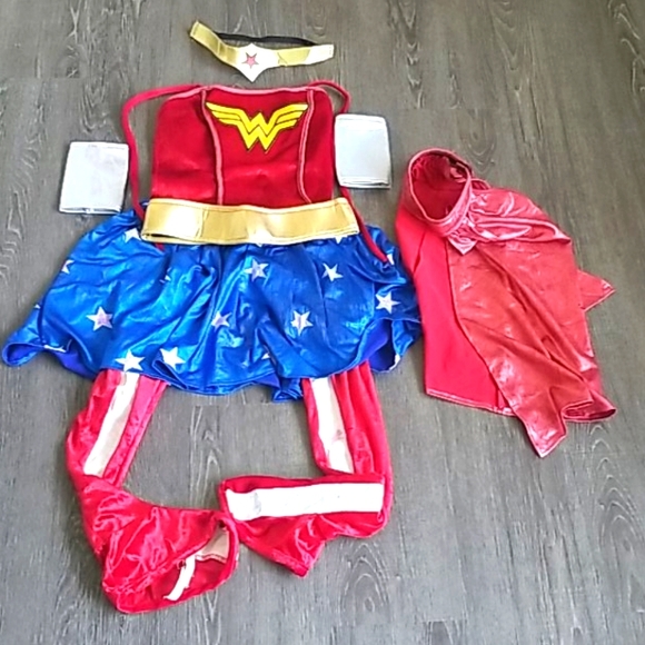 WONDER WOMAN COSTUME - Picture 1 of 4